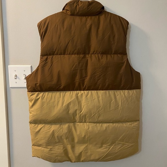 Prana Timber Trail vest in Shire color block brown and tan. Down vest. - Picture 5 of 6